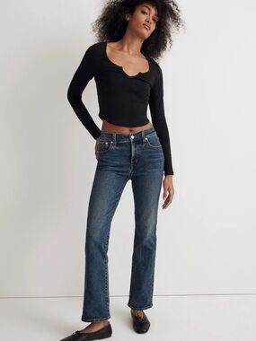 NWT Madewell Kick Out Jeans with Magic pockets made in Turkey blue Women's Sz 28
